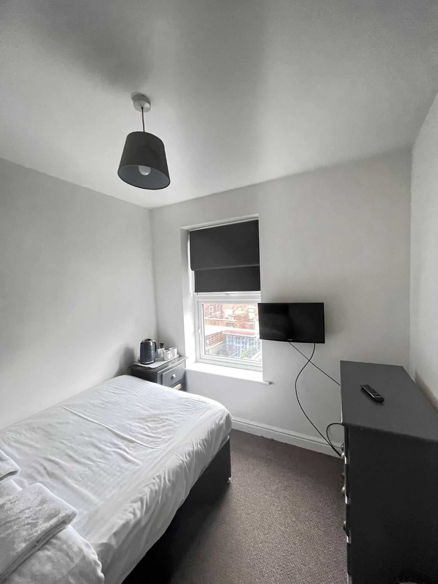 Self Check In Apartment Донкастер Экстерьер фото